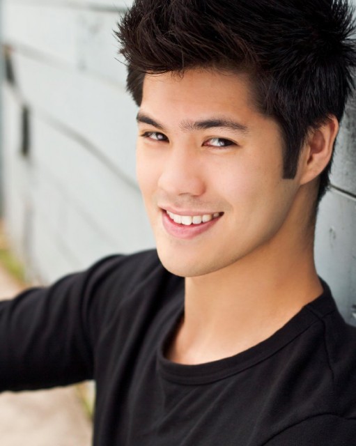 Ross Butler Fotoğrafları 8