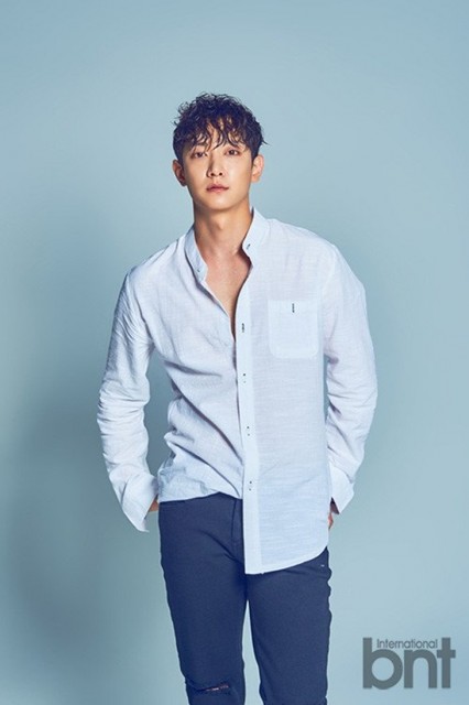 Lee Jung-hyuk Fotoğrafı