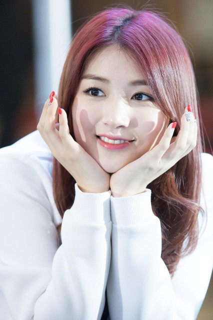 Ahn Chae-yeon Fotoğrafı