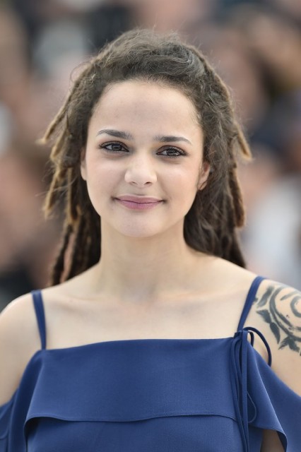 Sasha Lane Fotoğrafı