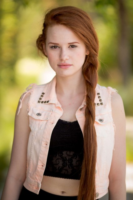 Madelaine  Petsch Fotoğrafı