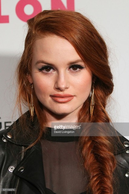 Madelaine  Petsch Fotoğrafı
