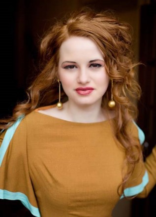 Madelaine  Petsch Fotoğrafı