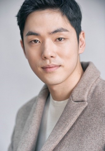 Kim Jung-hyun (i) Fotoğrafı