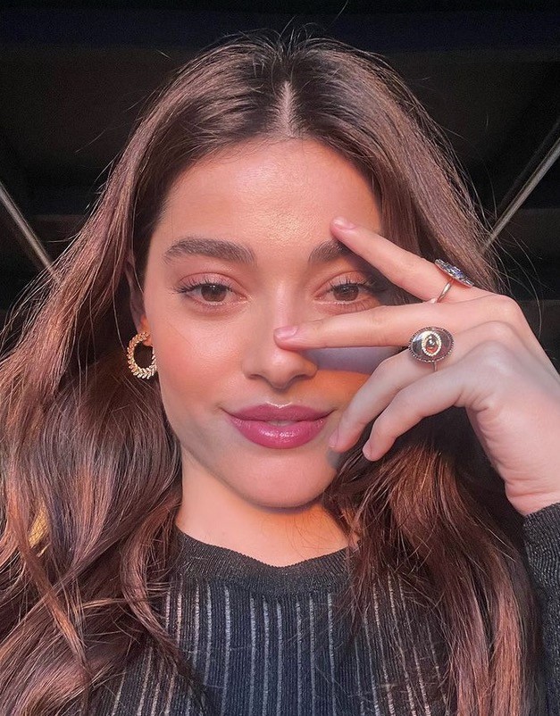 Simay Barlas Fotoğrafı