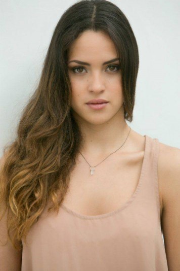 Adria Arjona Fotoğrafı