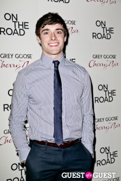 Corey  Cott fotoğrafı
