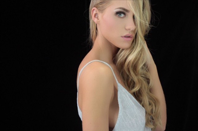 Jessica  Sipos Fotoğrafları 2