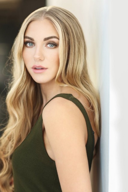 Jessica  Sipos Fotoğrafları 3