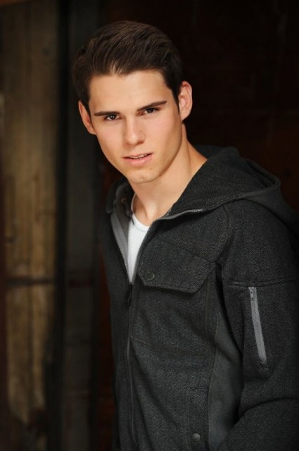 Alex  Pangburn Fotoğrafı