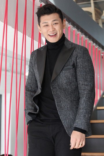 Kang Hong-suk fotoğrafı