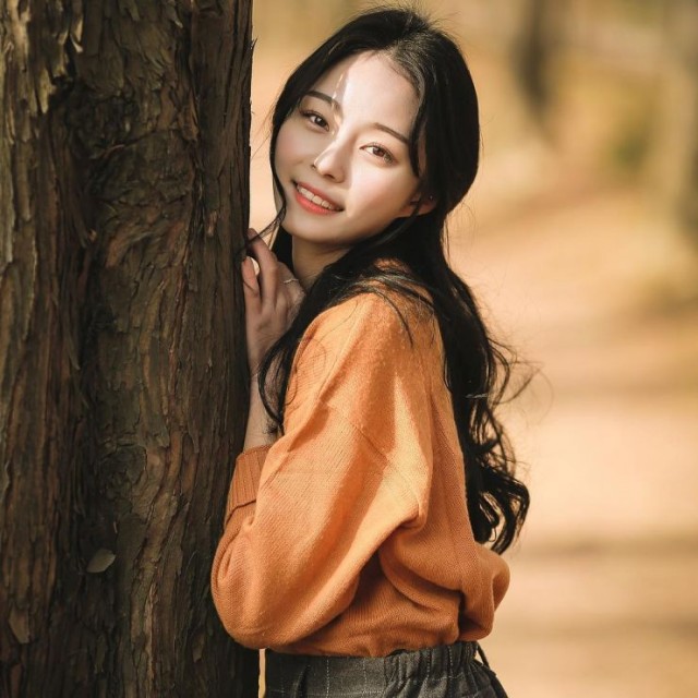 Kim Su-in Fotoğrafı