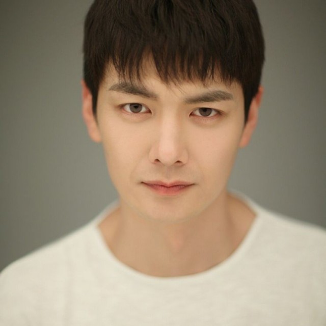 Kim San (i) Fotoğrafı