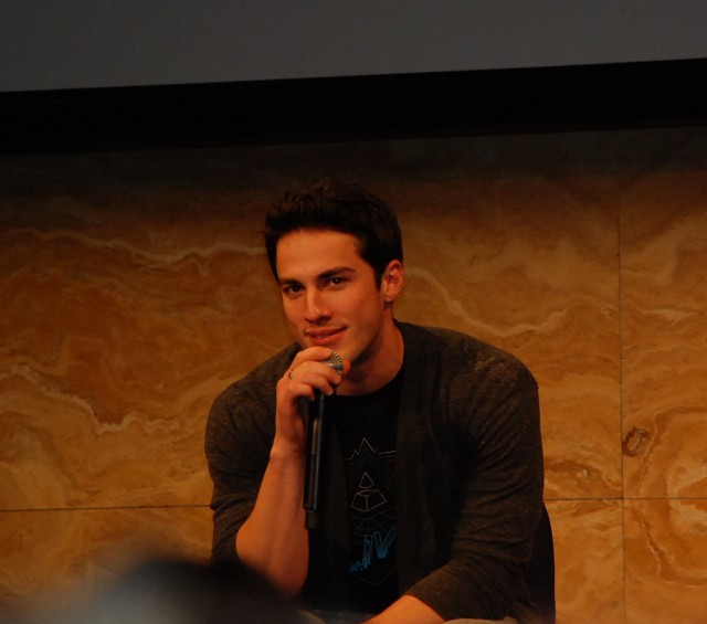 Michael Trevino Fotoğrafları 68