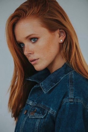 Abigail Cowen Fotoğrafı