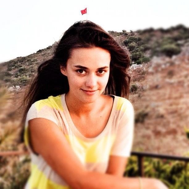 Hande Soral Fotoğrafı