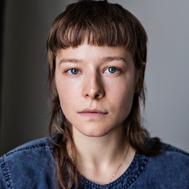 Emma D'Arcy Fotoğrafı