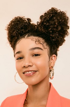Malia Baker Fotoğrafı