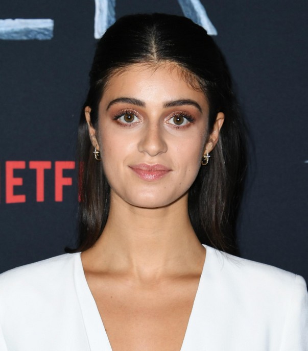 Anya Chalotra Fotoğrafı