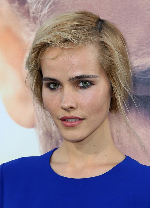 Isabel Lucas Fotoğrafı