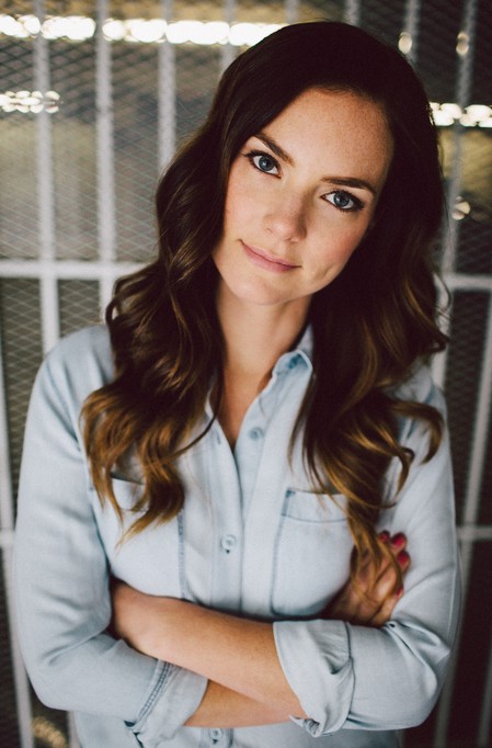 Cindy Busby Fotoğrafı