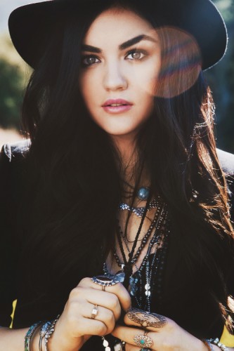 Lucy Hale Fotoğrafı