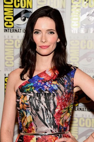 Bitsie Tulloch Fotoğrafları 13