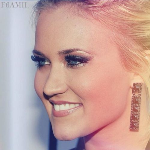 Emily Osment Fotoğrafı
