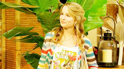 Bridgit Mendler Fotoğrafı
