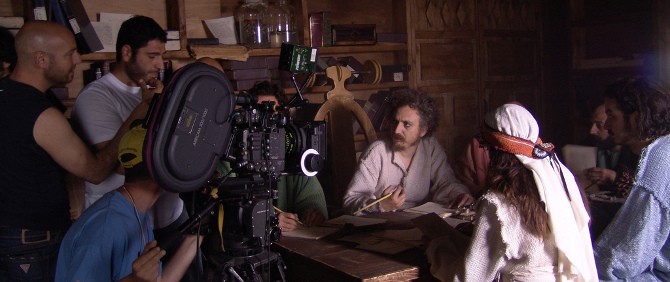 Yüksel Aksu’nun Beklenen Filmi Entelköy - Tepeköy’ün Çekimleri Başlıyor Yüksel Aksu’nun Beklenen Filmi Entelköy - Tepeköy’ün Çekimleri Başlıyor