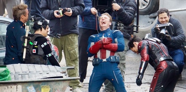 Avengers 4 setinden bol kahkahalı fotoğraflar (Galeri)