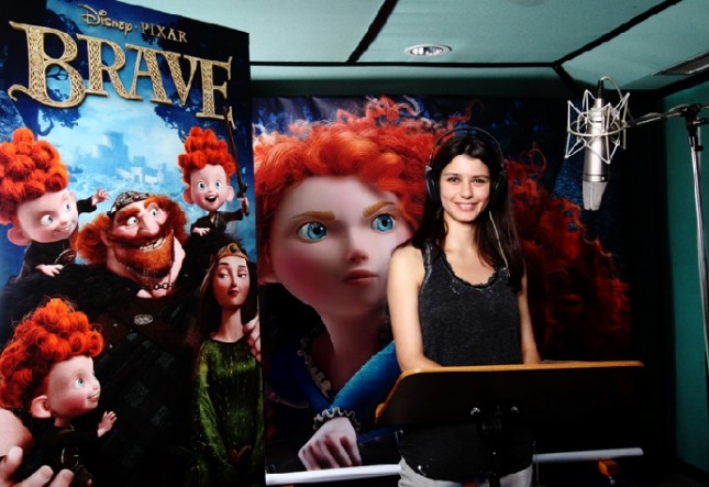 BEREN SAAT DISNEY PIXAR’IN YENİ FİLMİ ‘CESUR’ İÇİN STÜDYOYA GİRDİ!!!