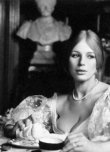 Marianne Faithfull’un Biyografisinde Başrol Netleşti