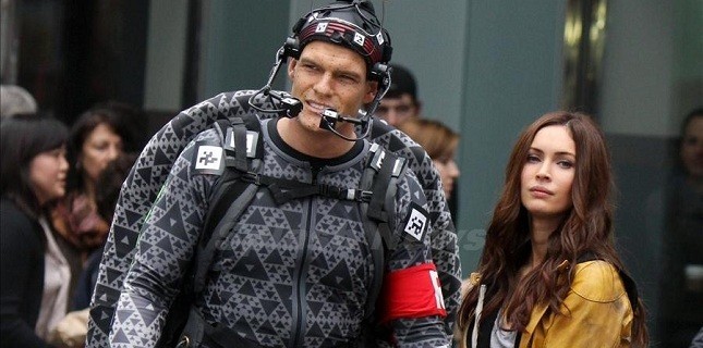 Megan Fox, April O’Neil Olursa!