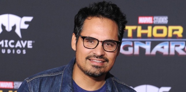 Michael Pena Komedi Filmi 'Lexi'de Adam Devine'a Katılıyor