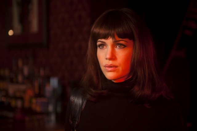 Girl Walks into A Bar Fotoğrafı