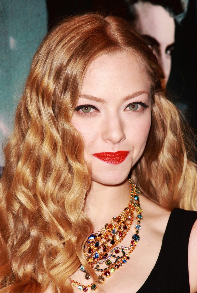 Kız ve Kurt Fotoğrafı