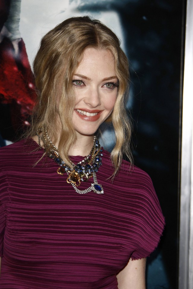 Kız ve Kurt Fotoğrafı