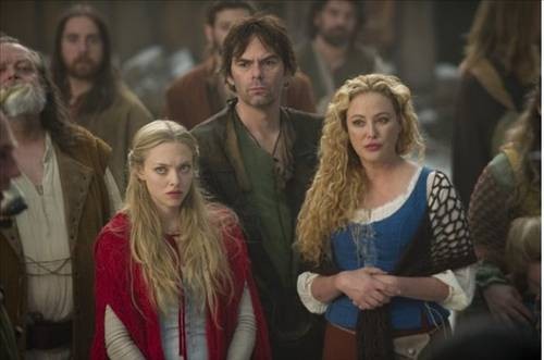 Kız ve Kurt Fotoğrafı