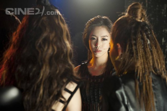 White: The Melody of the Curse Fotoğrafı