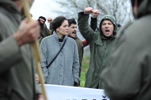 Öyle Bir Geçer Zaman Ki Fotoğrafı