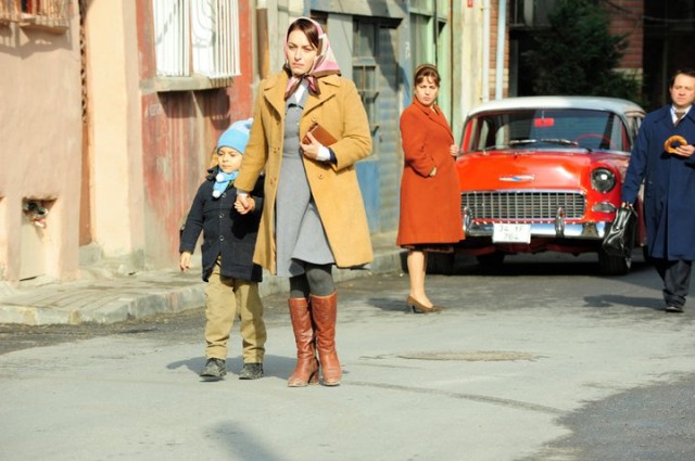 Öyle Bir Geçer Zaman Ki Fotoğrafı