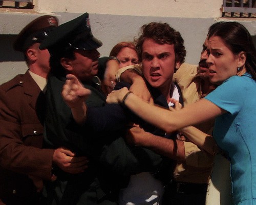 Öyle Bir Geçer Zaman Ki Fotoğrafı