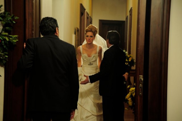 Öyle Bir Geçer Zaman Ki Fotoğrafı