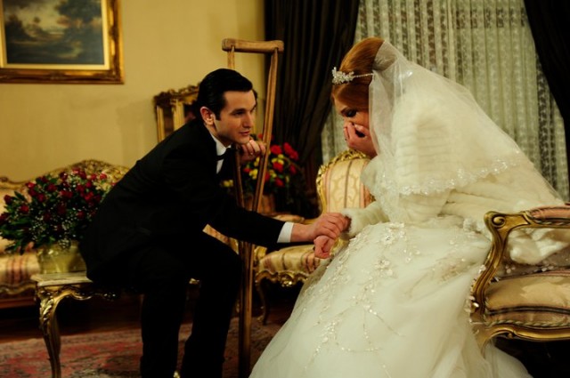 Öyle Bir Geçer Zaman Ki Fotoğrafı