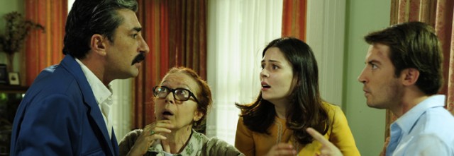 Öyle Bir Geçer Zaman Ki Fotoğrafı