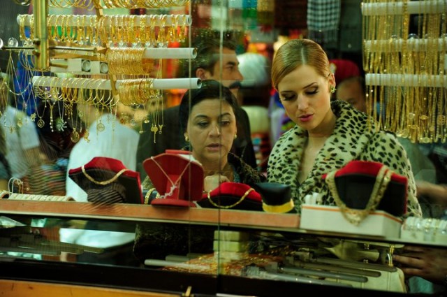 Öyle Bir Geçer Zaman Ki Fotoğrafı