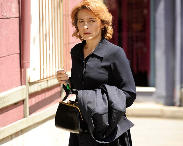 Öyle Bir Geçer Zaman Ki Fotoğrafı