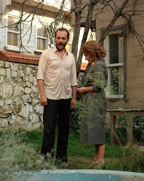 Öyle Bir Geçer Zaman Ki Fotoğrafı