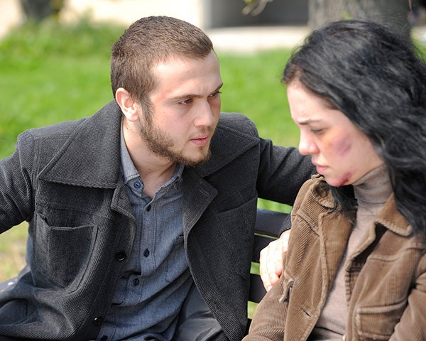 Öyle Bir Geçer Zaman Ki Fotoğrafı